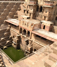 abhaneri-stepwell